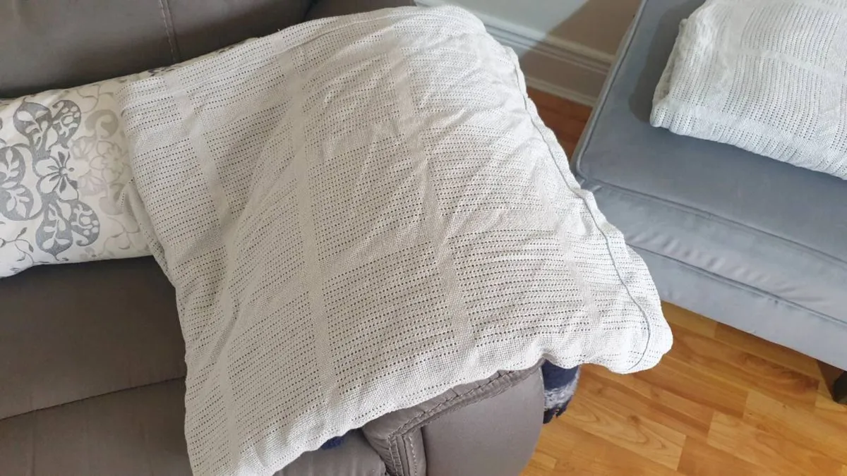 Adult sized cellular blankets Never Used - Image 2