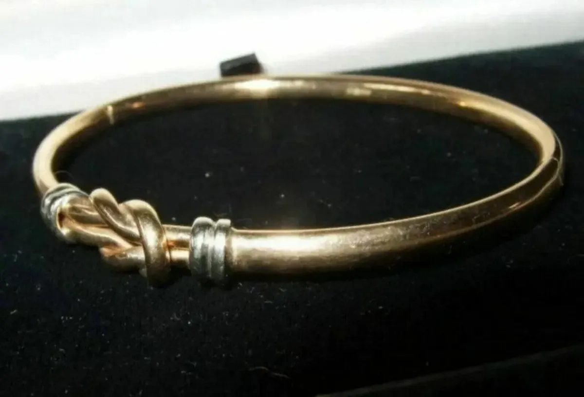 Vintage Hallmarked 9ct Gold Knot Bangle - Image 2