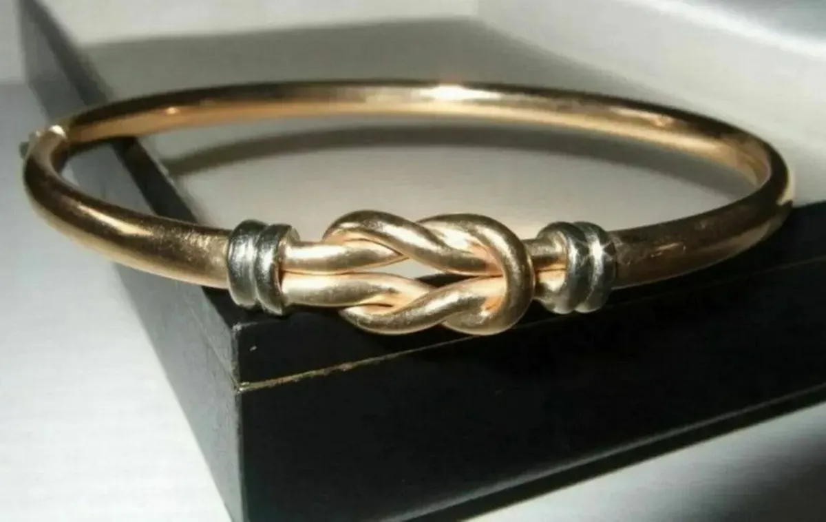 Vintage Hallmarked 9ct Gold Knot Bangle - Image 3