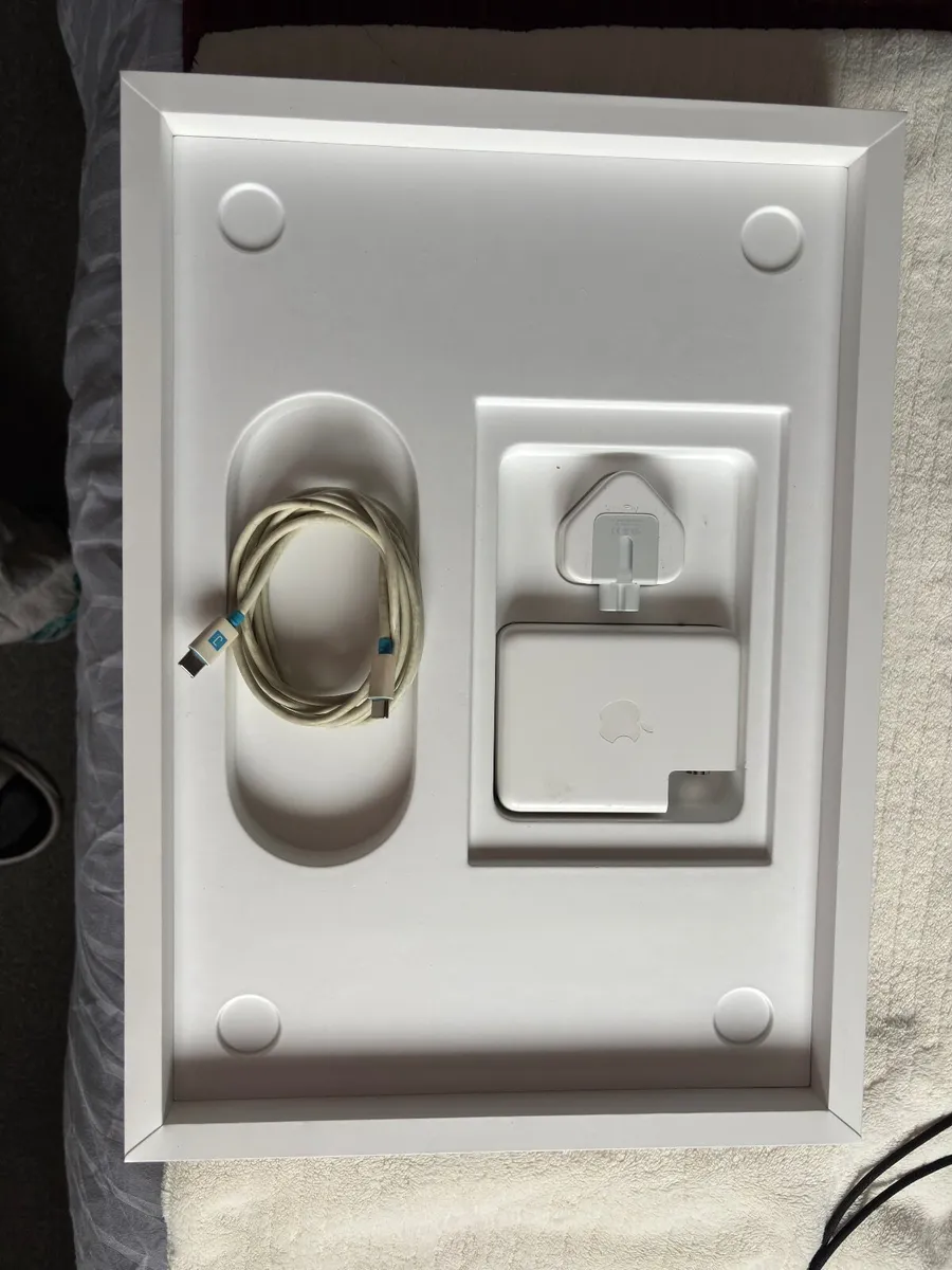 MacBook Pro 16” M1 Max | 32GB RAM | 1TB SSD - Image 4