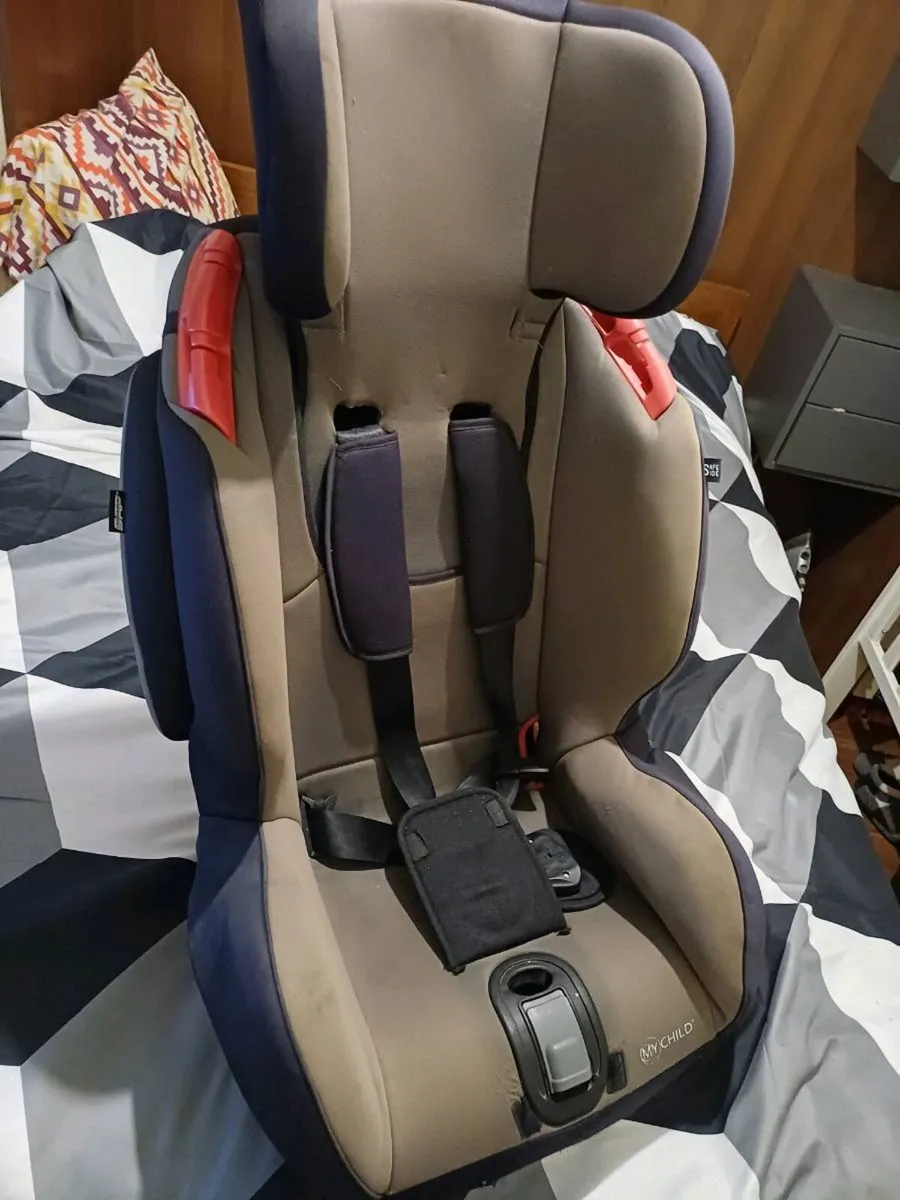 Car seats - Image 1