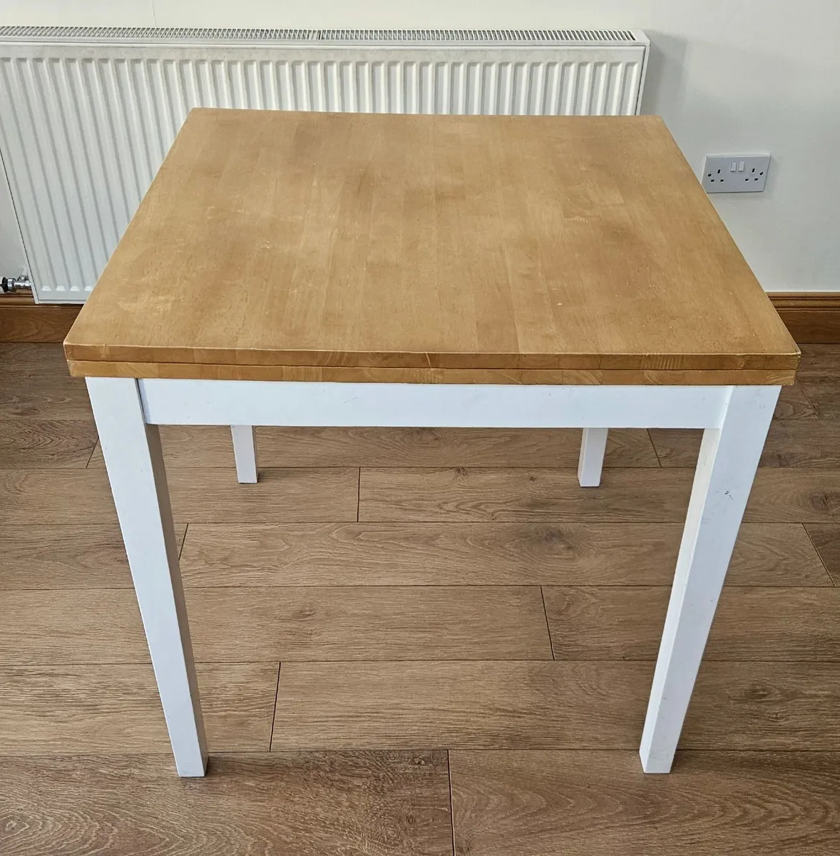 Extendable Table - Image 1