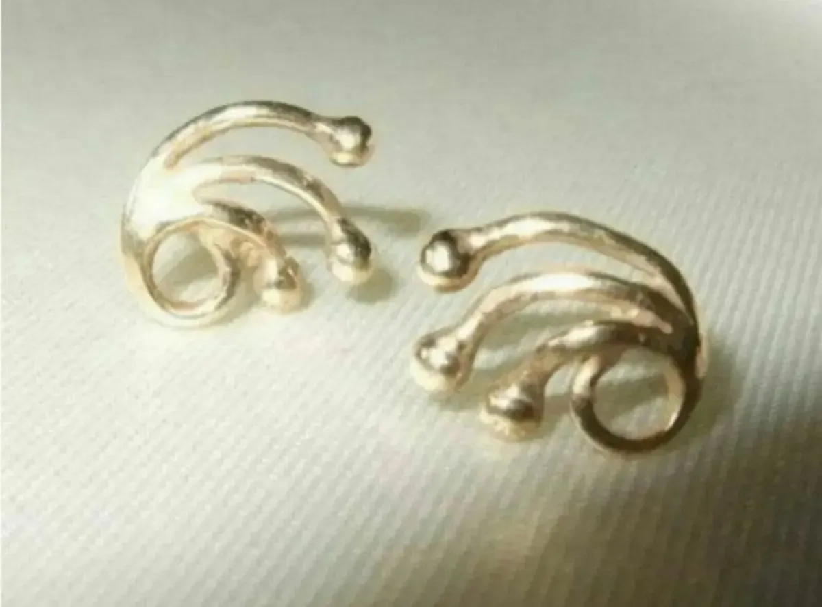 Vintage 9ct Gold Earrings - Image 1