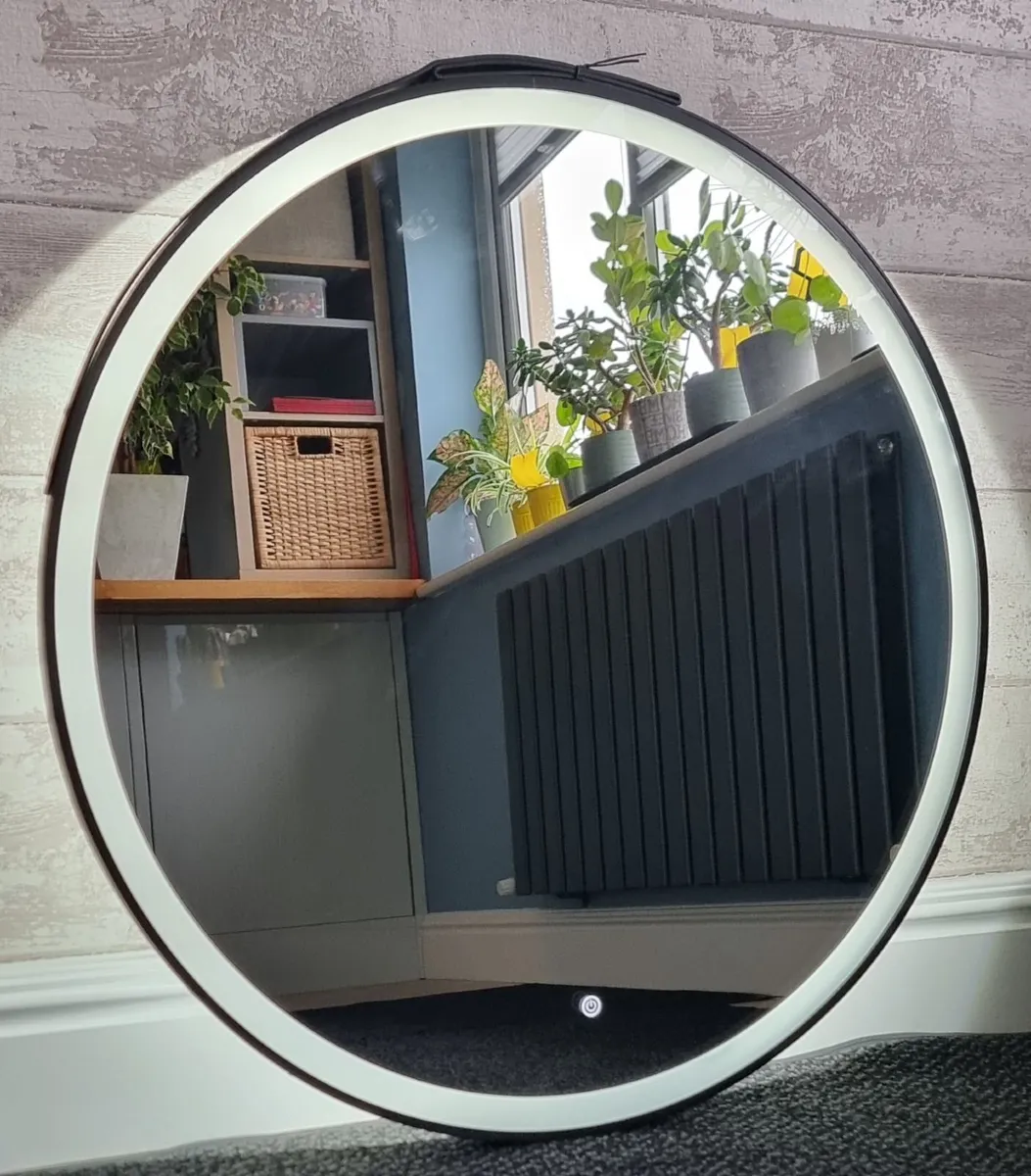 LED Bathroom Mirror Fogless Demister 80x80cm - Image 3