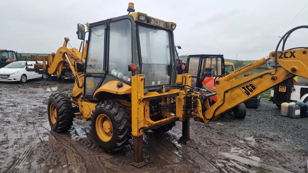 JCB 2CX Backhoe Loader 3000 hours - Image 2
