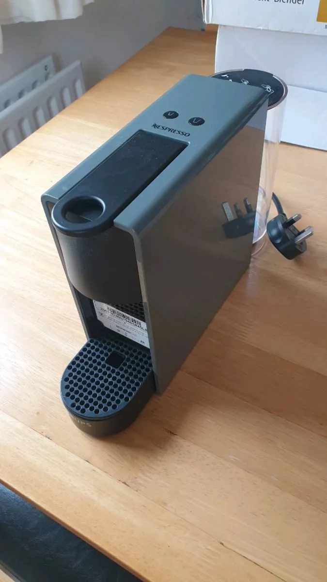 Nespresso pod machine. Excellent condition - Image 1
