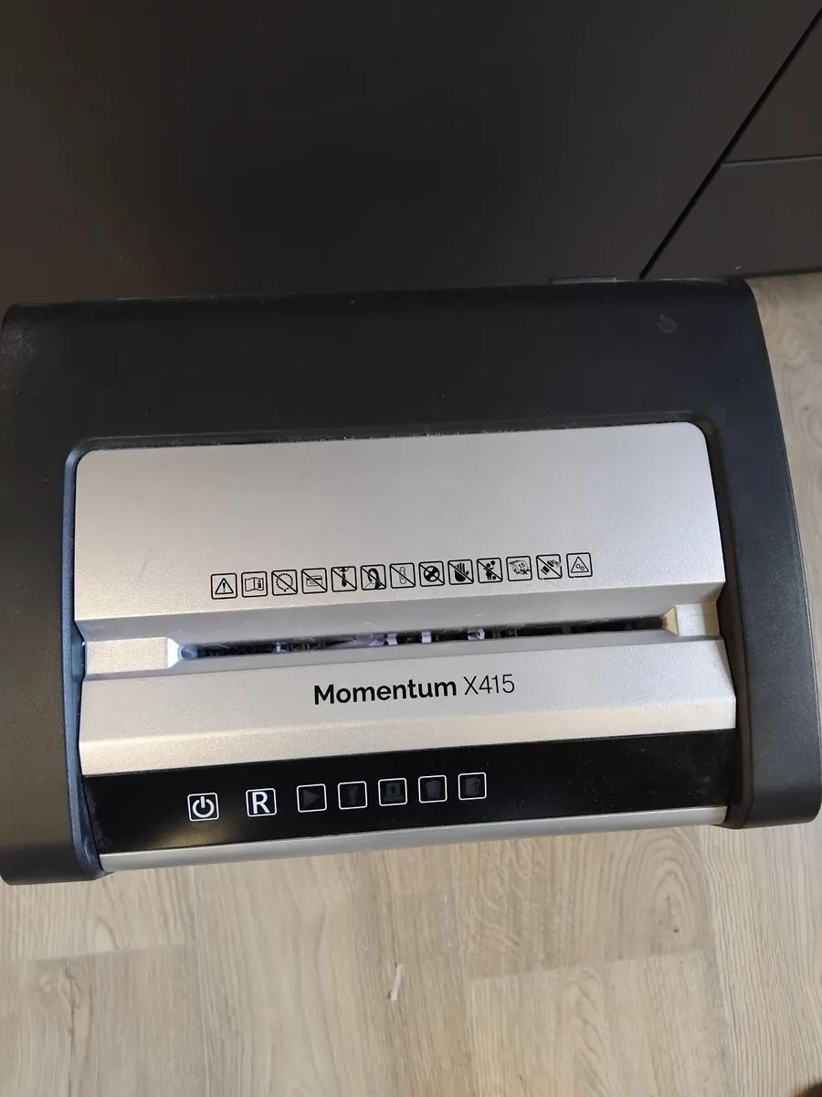 Rarely used Rexel Shredder Momentum x415 - Image 2