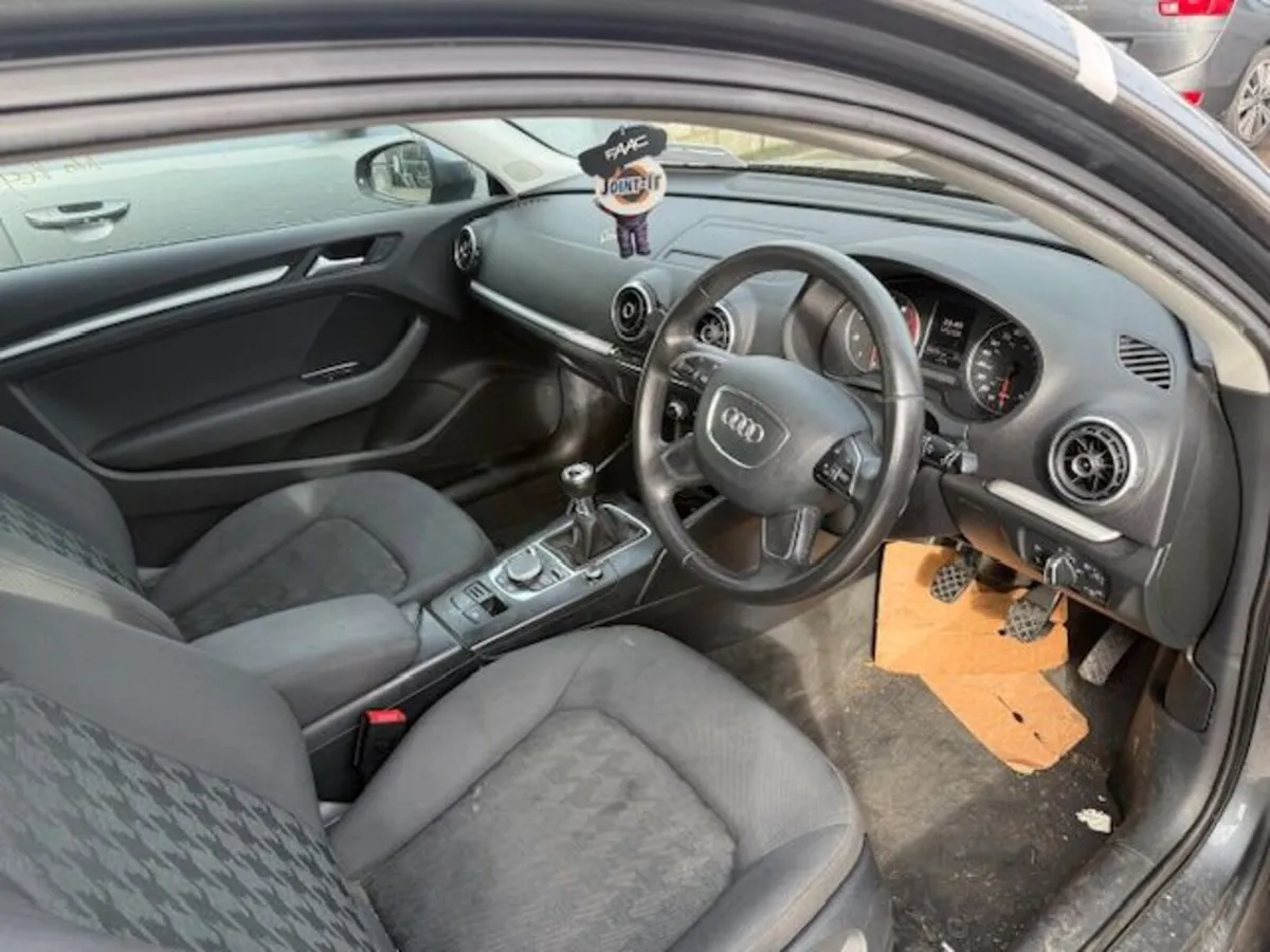 2014 AUDI A3 - Image 4