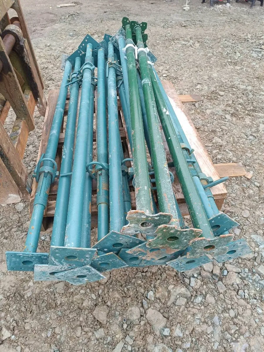 No.2 Acrow Props For Sale - Image 2