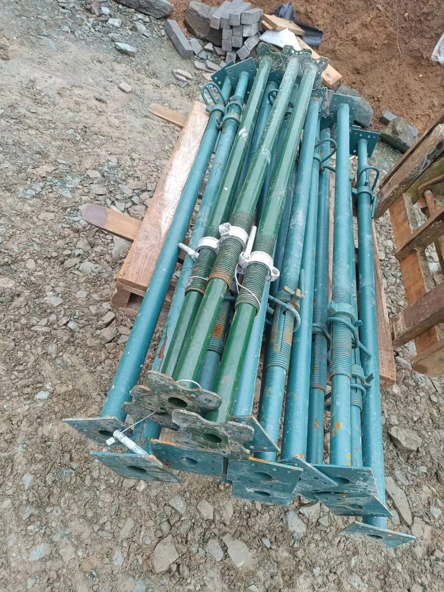 No.2 Acrow Props For Sale - Image 1