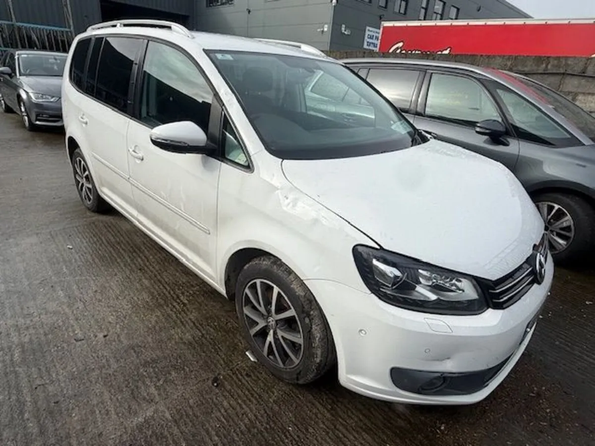 2013 VW TOURAN AUTO - Image 1