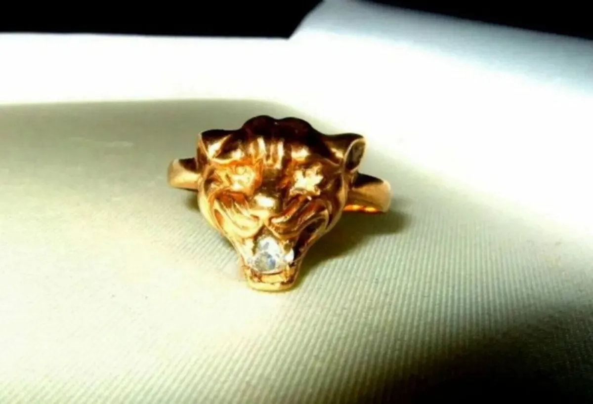 Vintage Hallmarked 9ct Gold Gemset 'Panther' Ring - Image 2