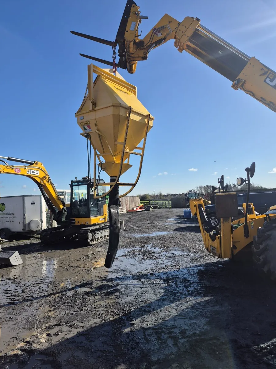 Concrete skip - Image 2