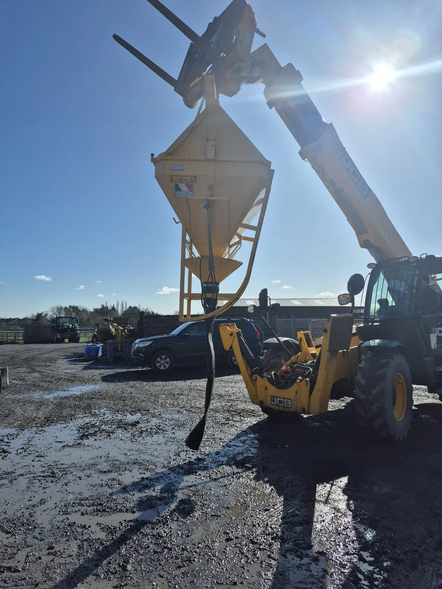 Concrete skip - Image 3