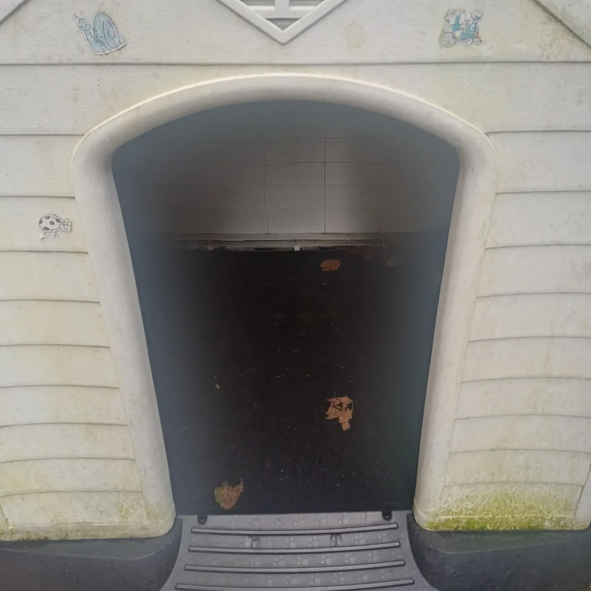 Plastic Dog Kennel - Image 2