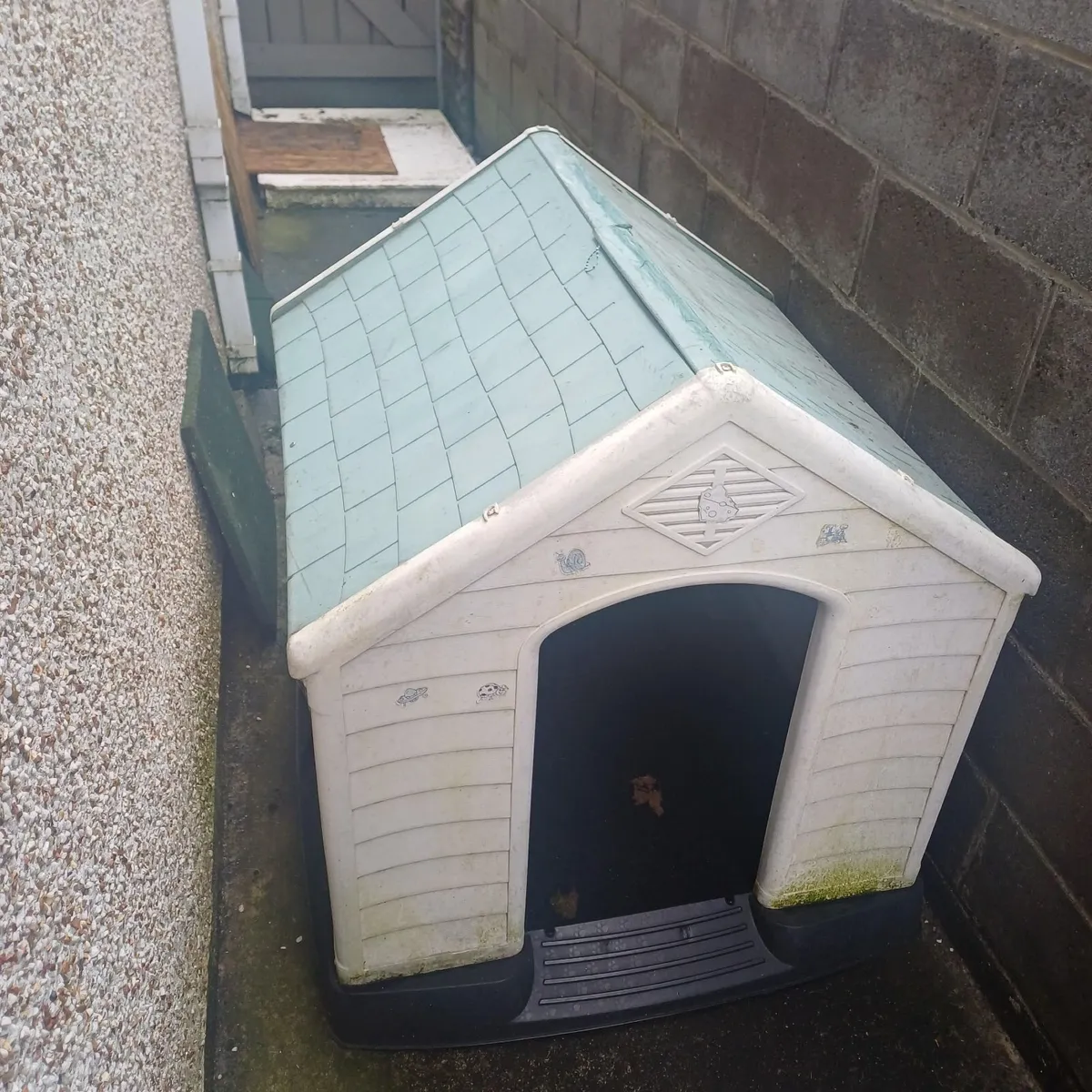 Plastic Dog Kennel - Image 1