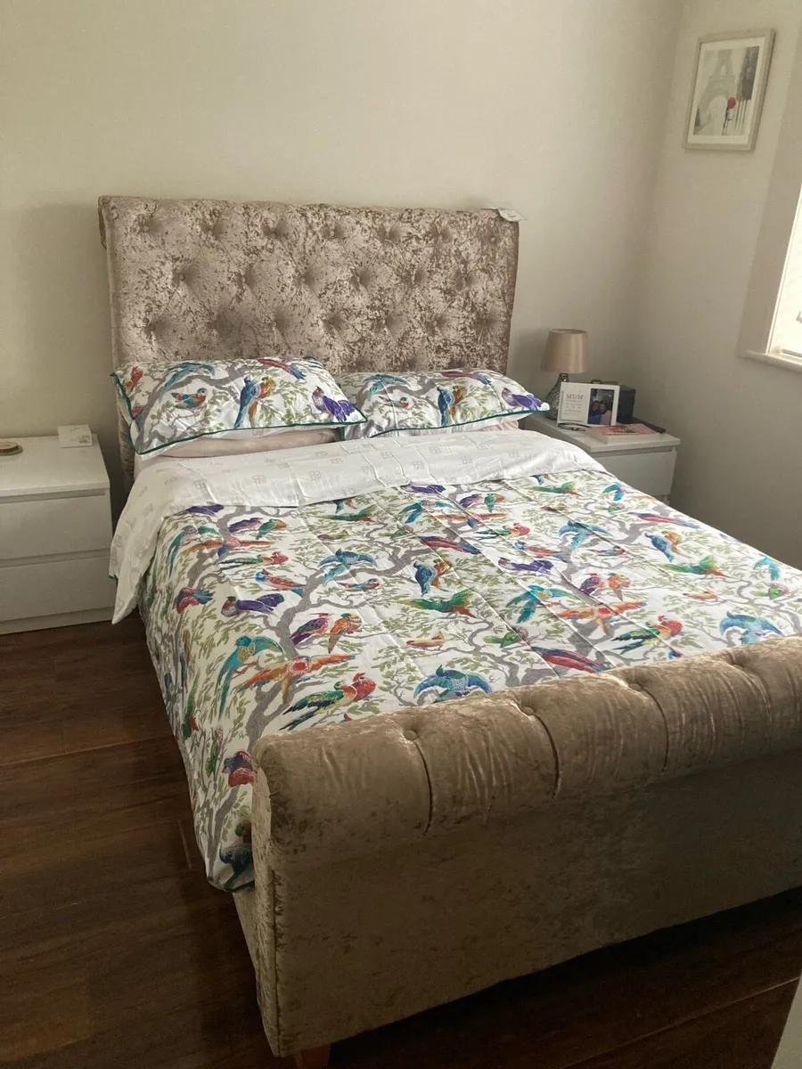 Double bed beige velour - Image 1