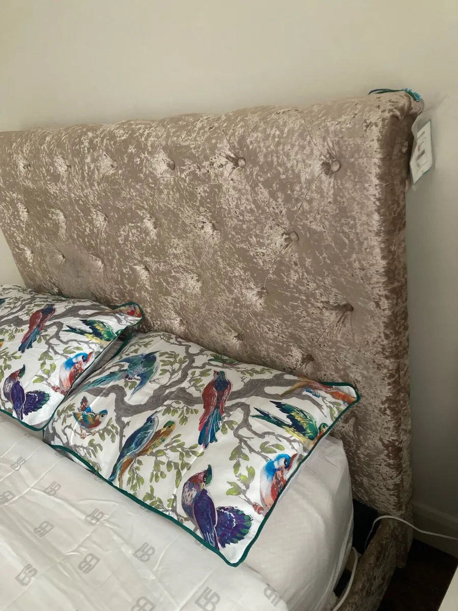 Double bed beige velour - Image 2