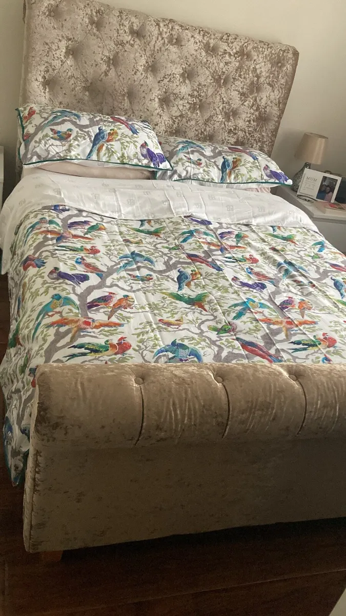 Double bed beige velour - Image 3