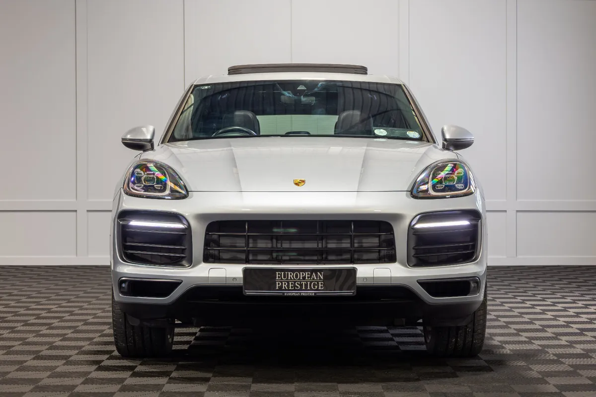 202 Porsche Cayenne V6 E-Hybrid - Image 2