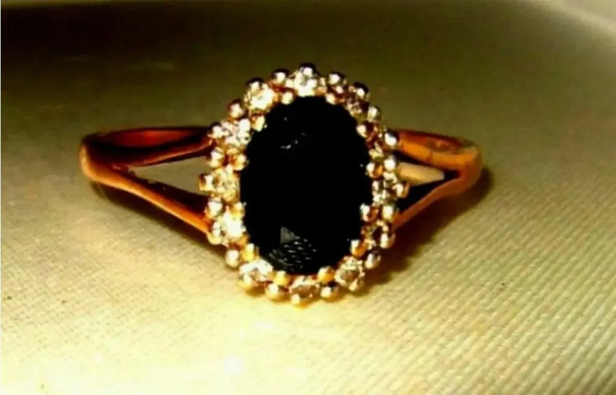 Vintage 9ct Gold Sapphire and Diamond Ring - Image 4
