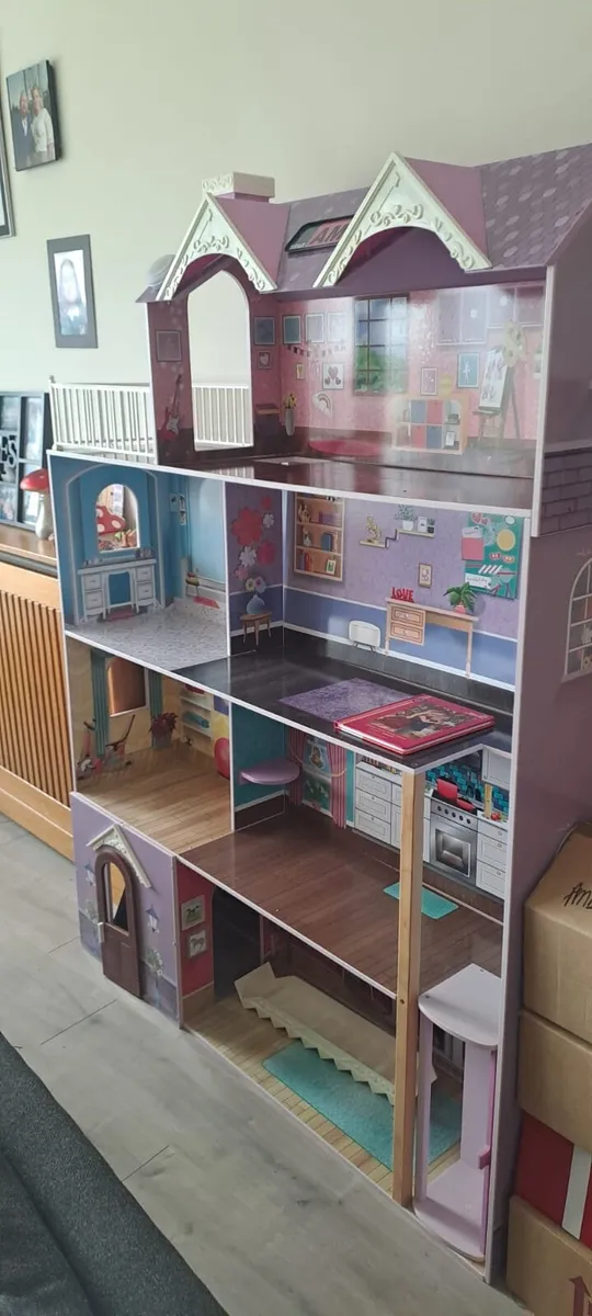 Dolls house - Image 2