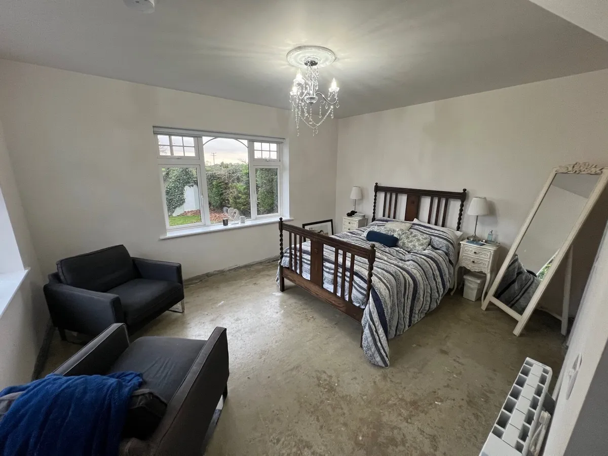 Antique double bed - Image 3