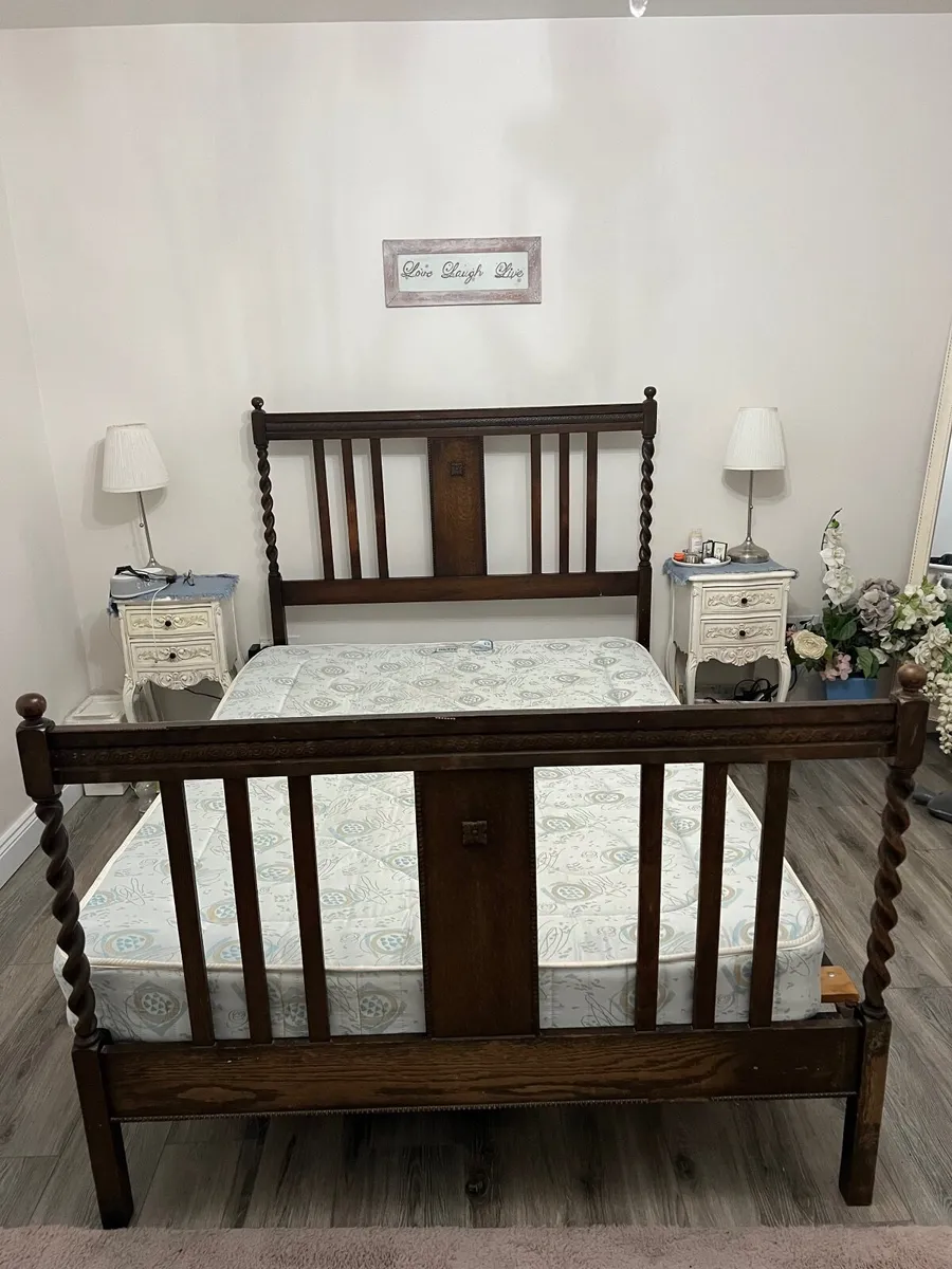 Antique double bed - Image 1