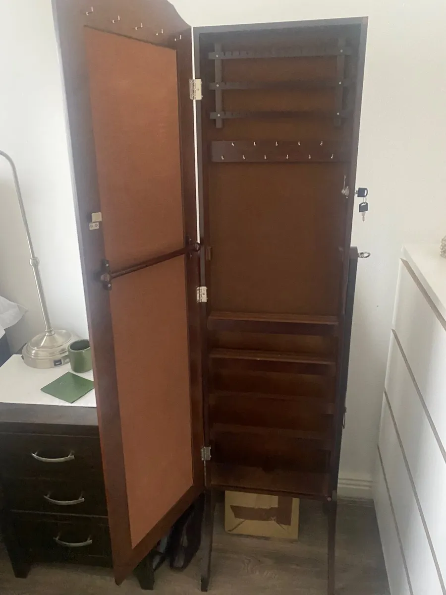 Standing Jewellery Box Mirror - Image 1