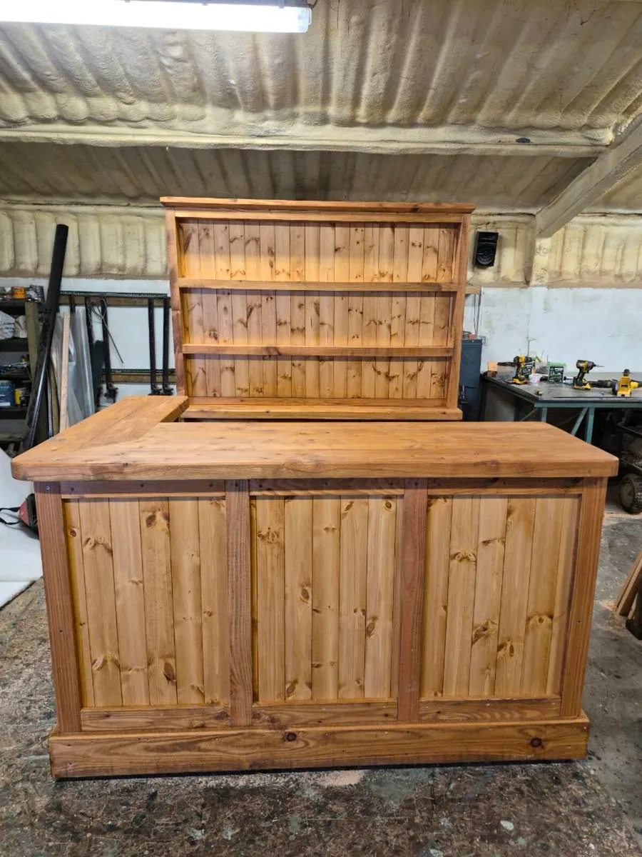 Rustic home bar - Image 1