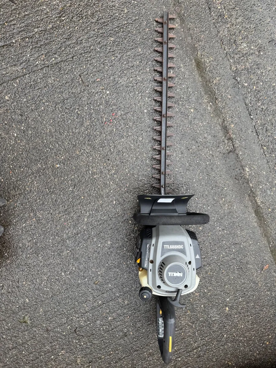 Titan TTL688HDC Hedge Trimmer – Not Running – €20
