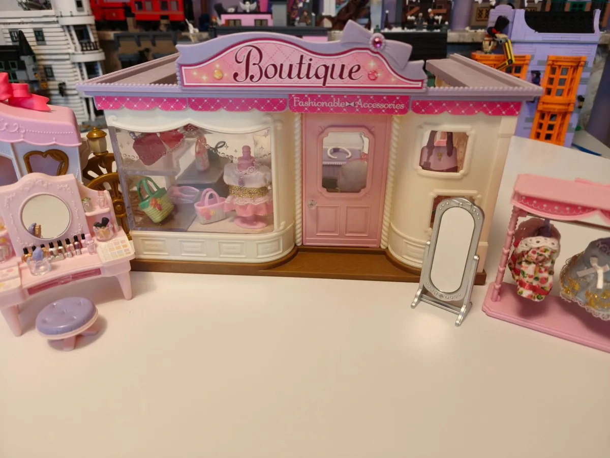 Sylvanian Families Boutique plus more - Image 1