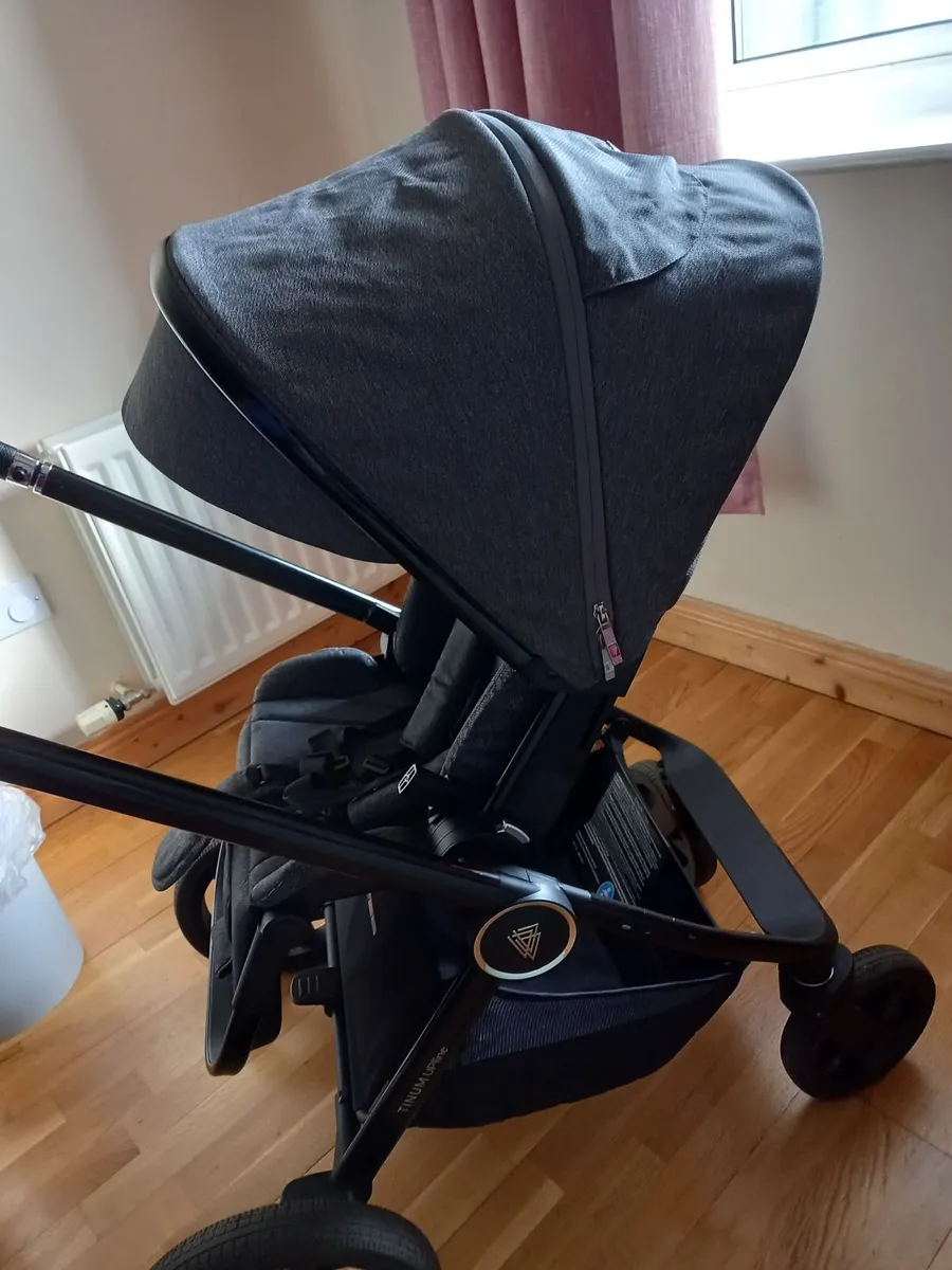 VENICCI TRAVEL SYSTEM plus extra accessories - Image 1