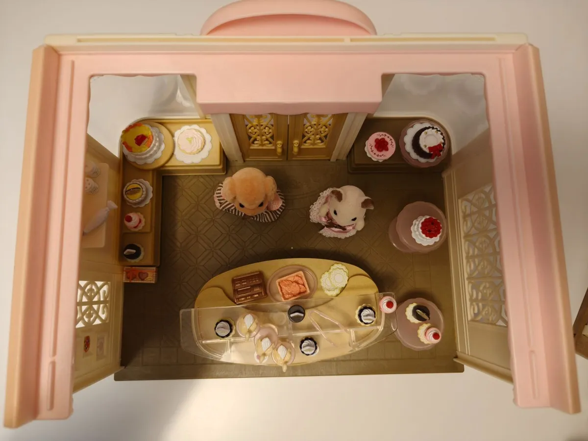 Sylvanian Families Village Cake Shop - Image 3