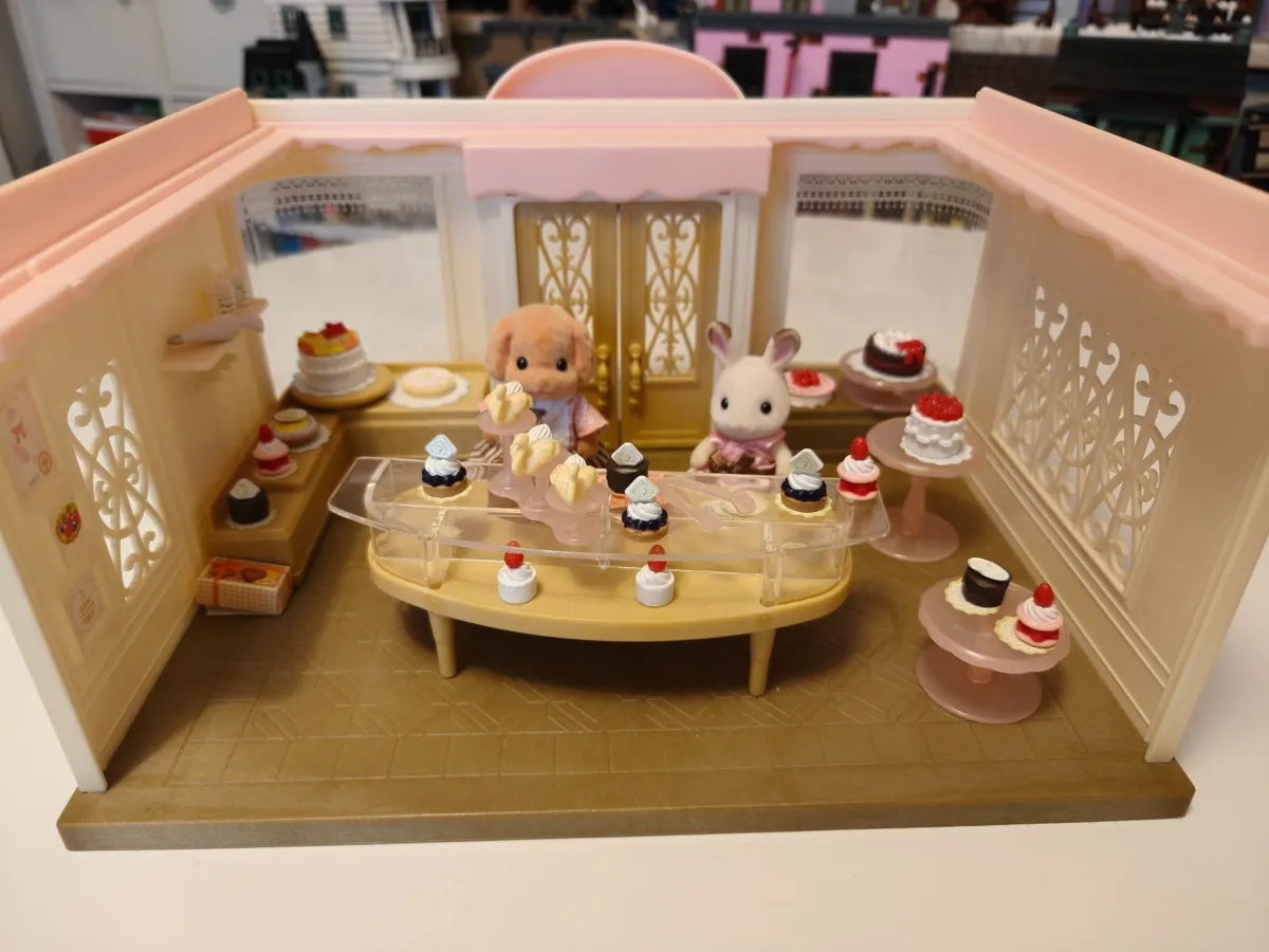 Sylvanian Families Village Cake Shop - Image 2