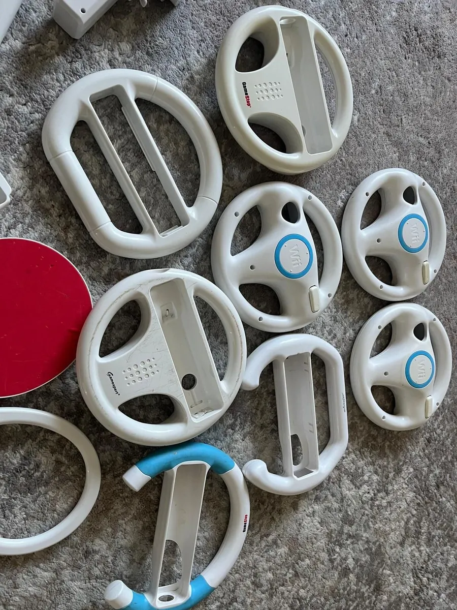 Nintendo Wii Console Bundle – Working – Many Acces - Image 1