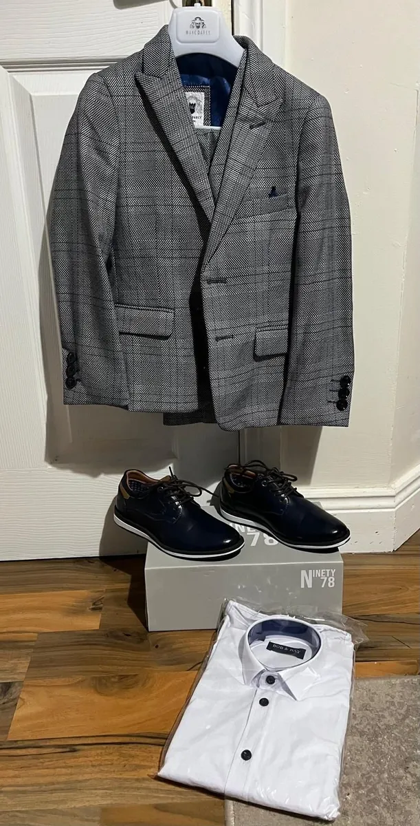 Boys  Suit with Shoes - Image 4