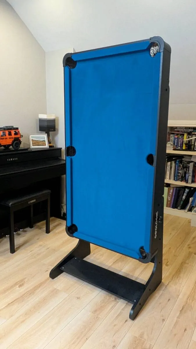 Pool table - Image 2