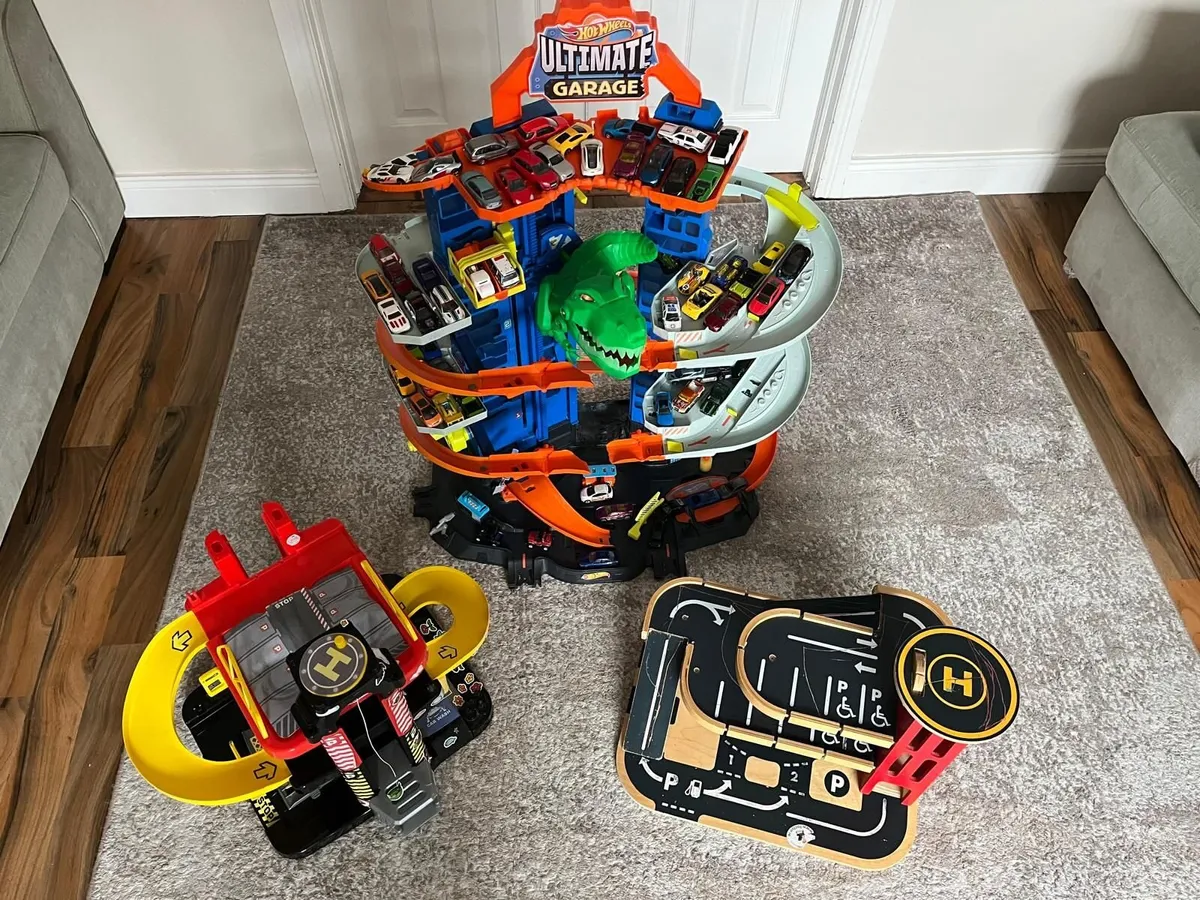 Set of Toy Car Parking Garages - Image 4