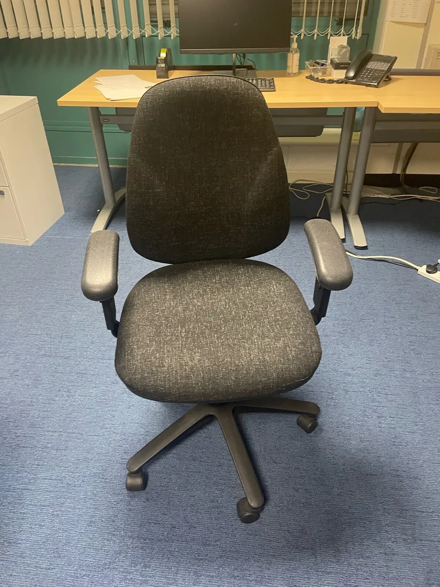 Office furniture - Image 3