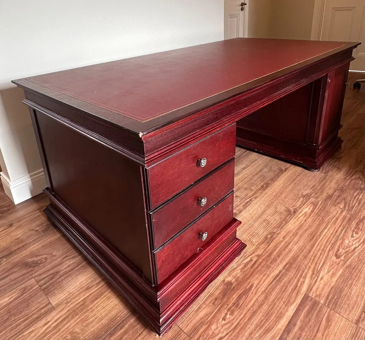 Pedestal desk - Image 2