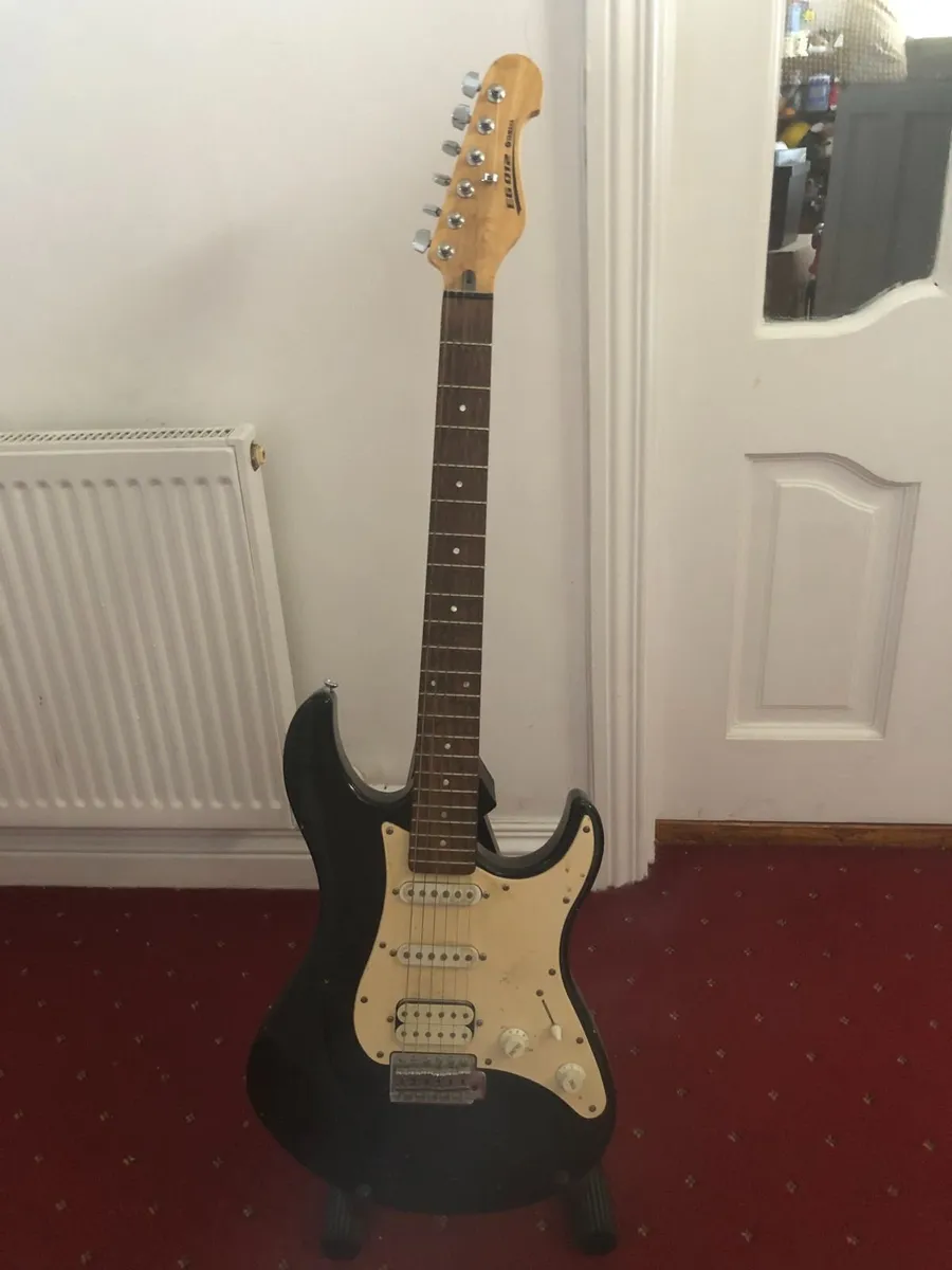 Electric Guitar - Image 2