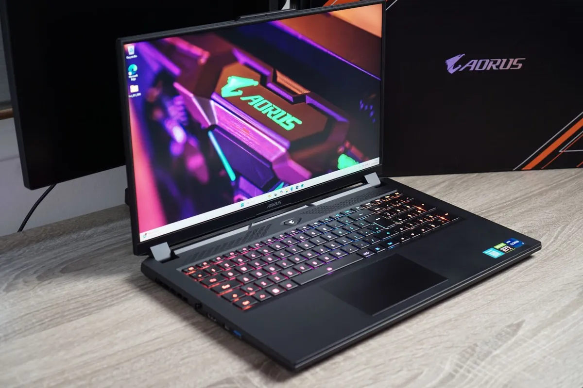 Gigabyte Aorus 17 XE4 Gaming  i7-12700H|RTX 3070Ti - Image 1