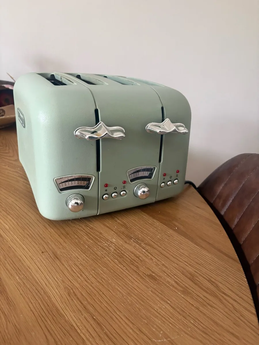 Delonghi - 4 Slice Toaster Gree - Image 1