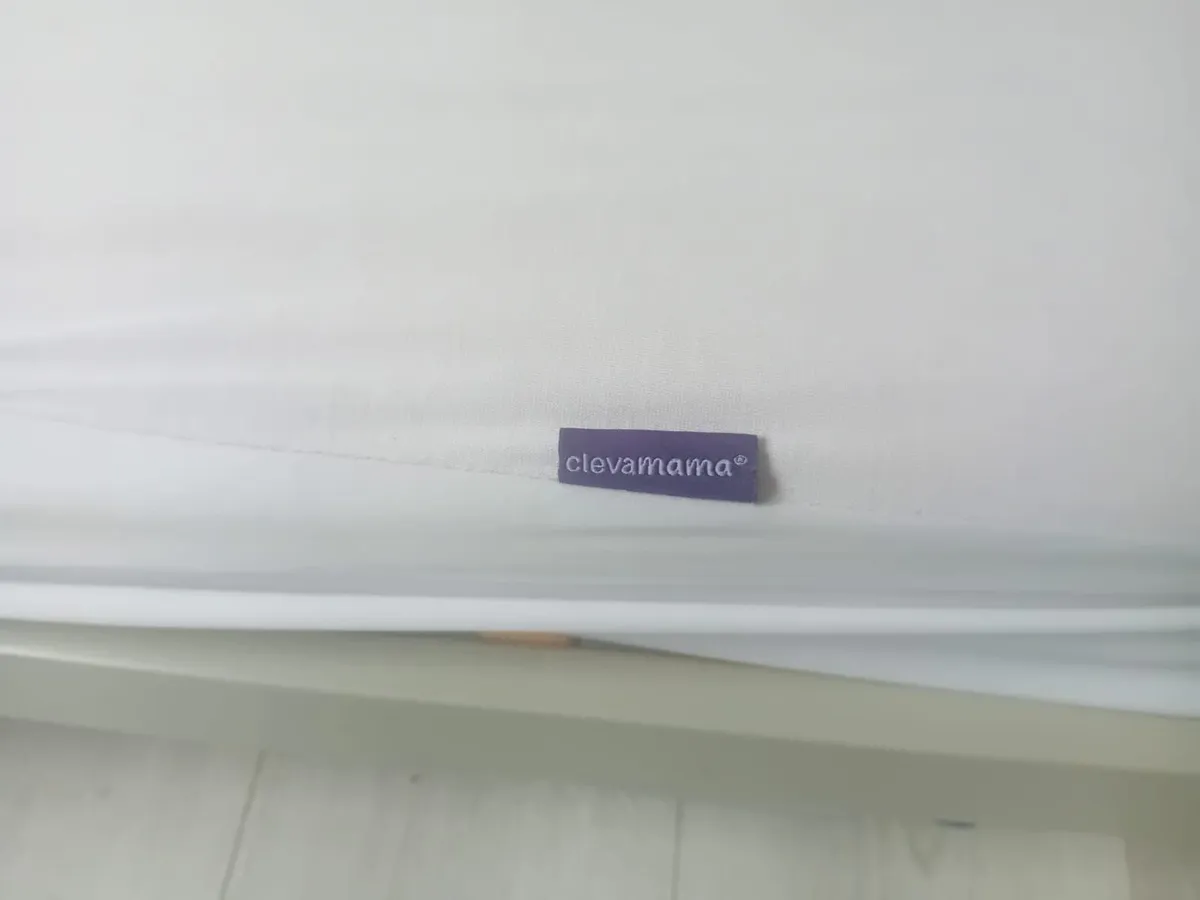 Cot bed with mattress and mattress protector - Image 2