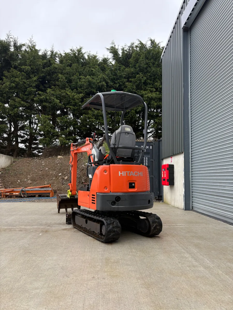 Hitachi 19U - Image 4