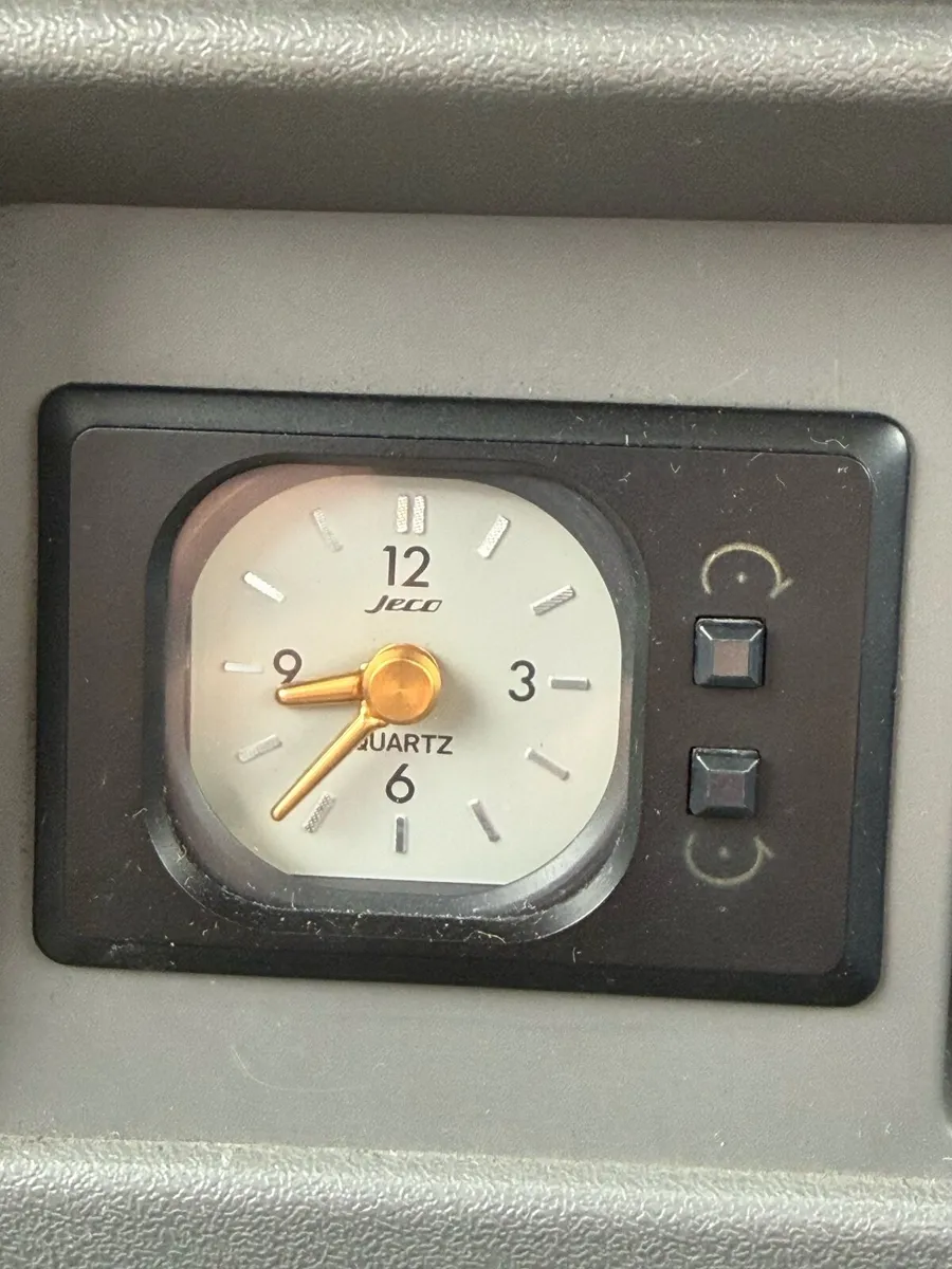 1989 Suzuki Carry 4WD Mini Truck - Image 4