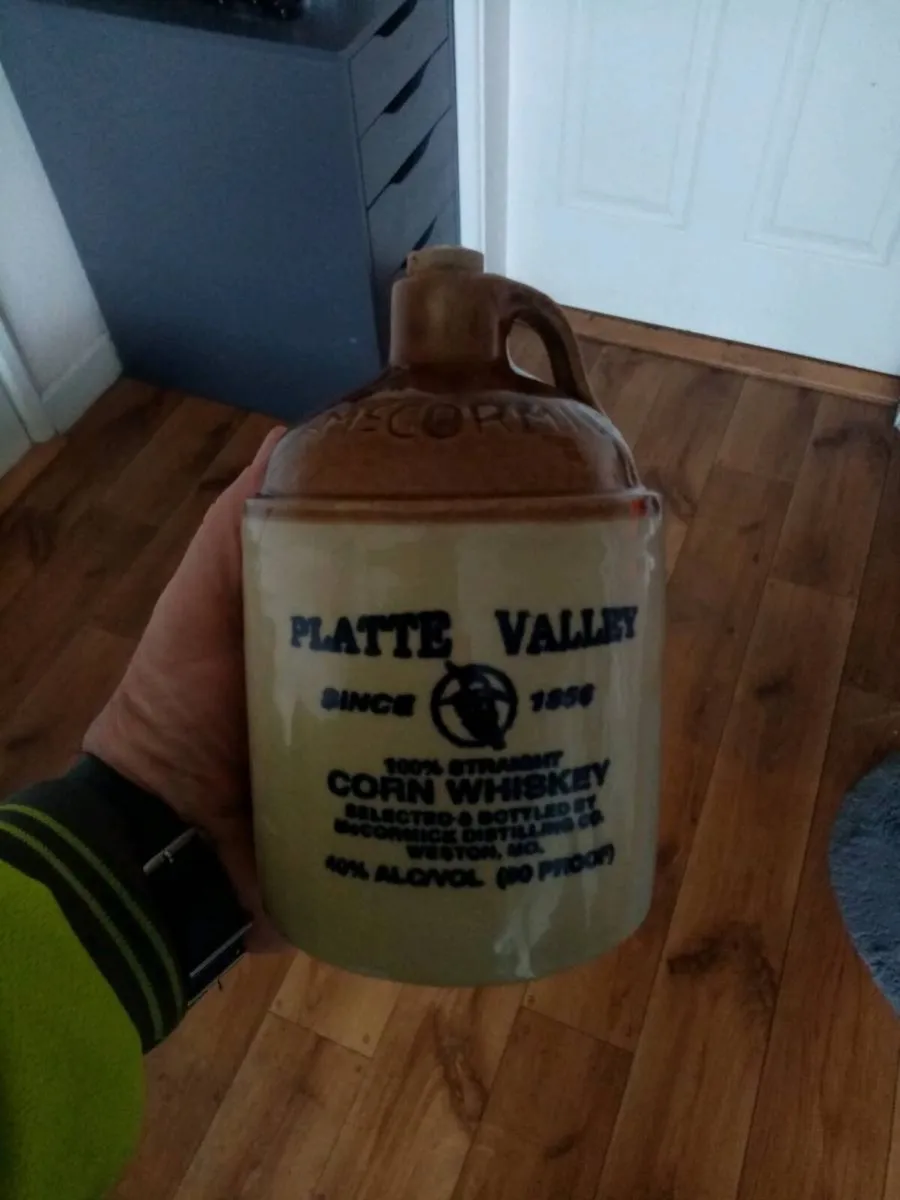 2 Whiskey and Beer Flagons - Image 3