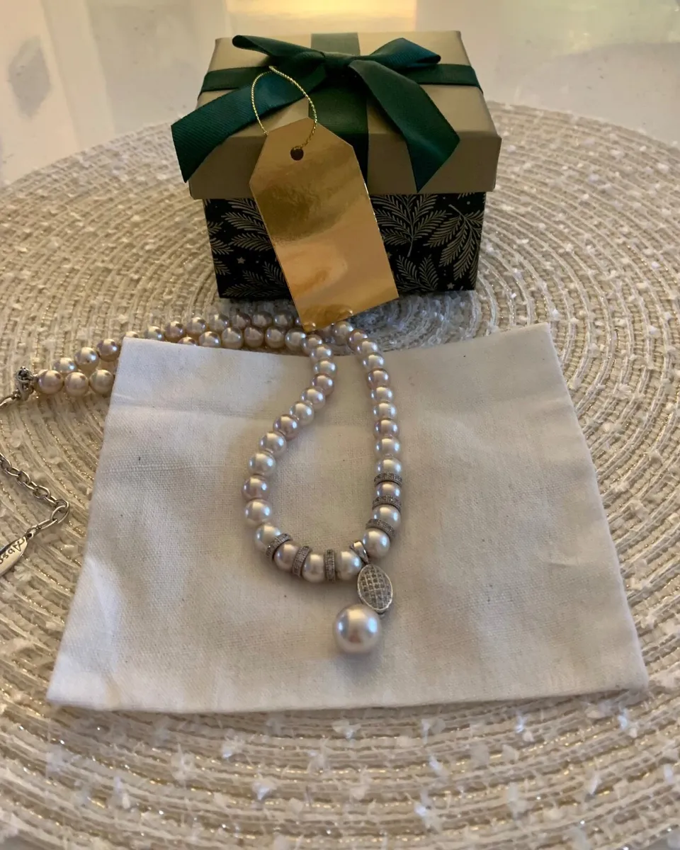 Pearl necklace - Image 1