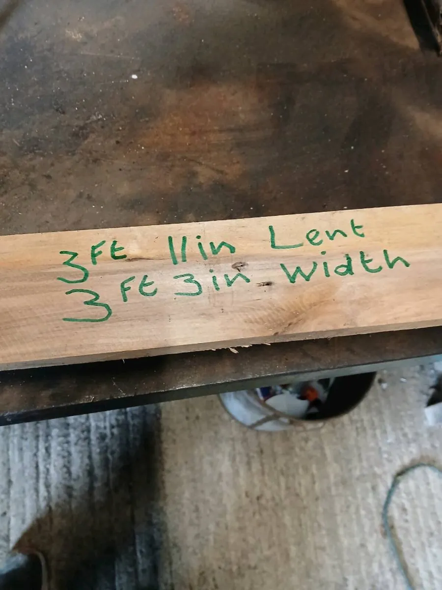 lengths of timber - Image 1